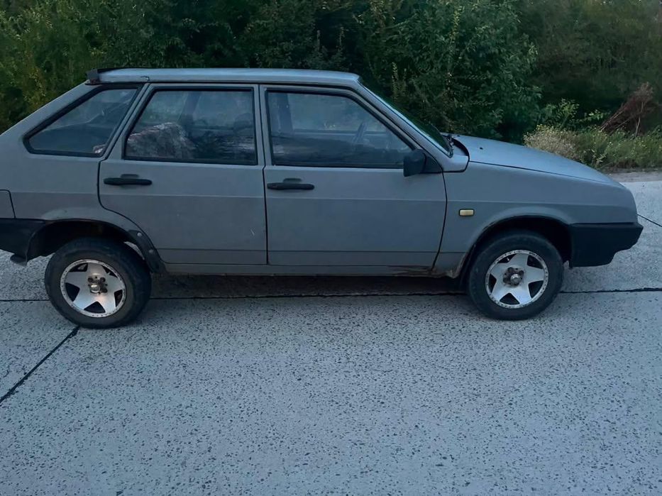 Продам ВАЗ 2109 торг біля авто