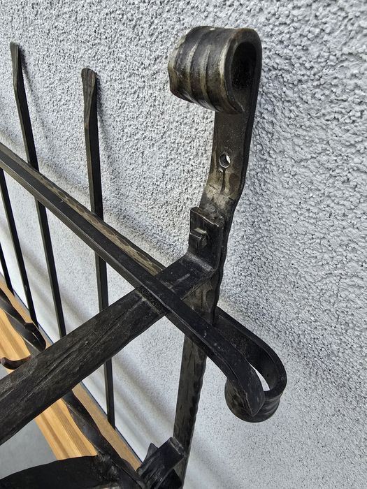 Wieszak kuty na ubrania