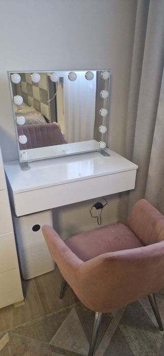 Toaletka z lustrem + krzesło