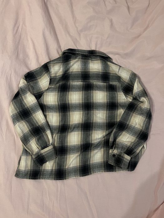 Рубашка в клітинку без пуговичок