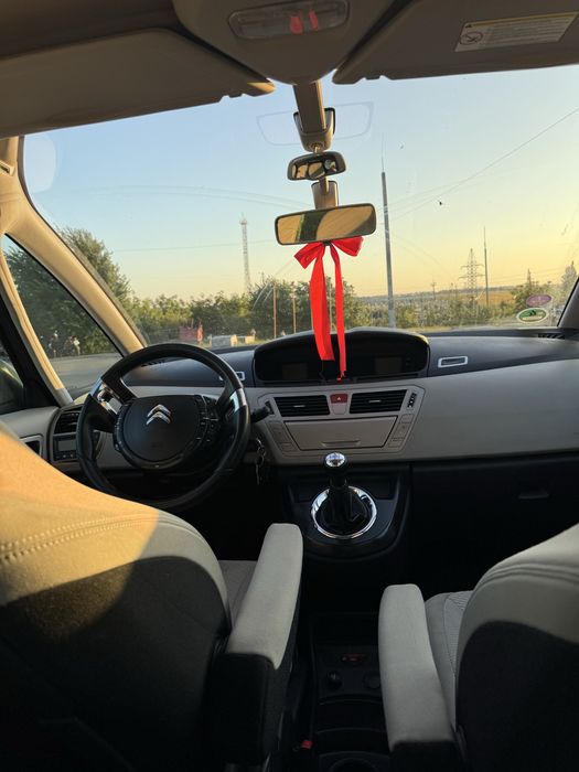 Продам свіжо поигнане авто Citroen grand c4 picaso