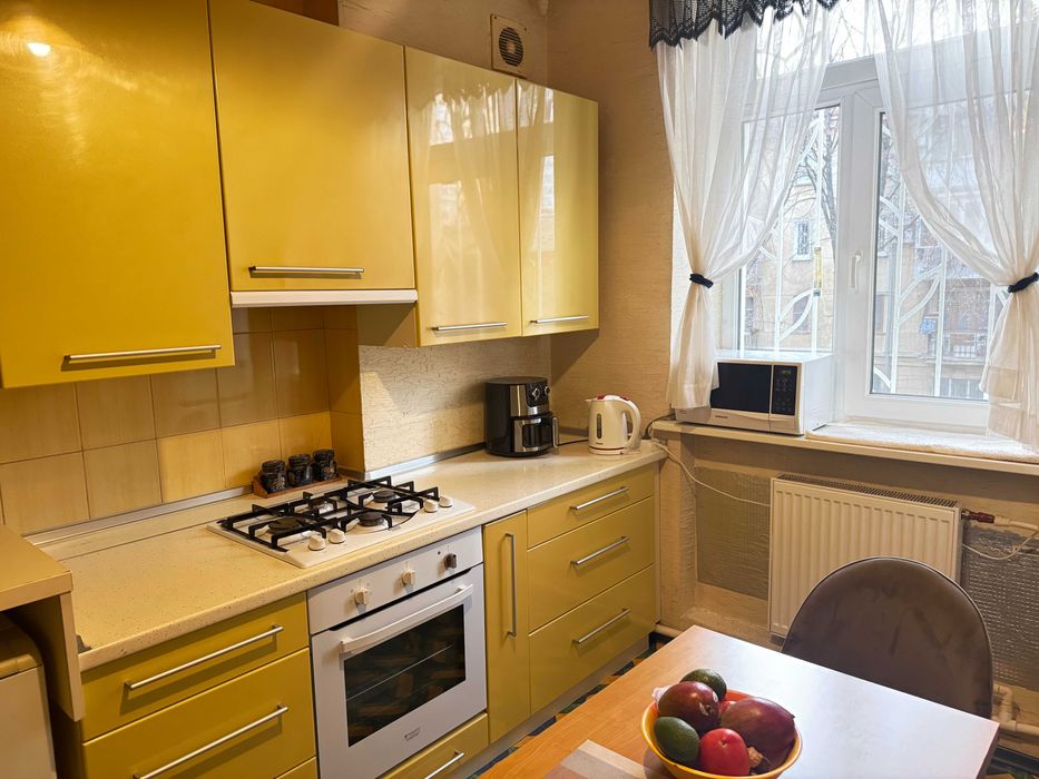 Ексклюзивна "сталінка" з індивідуальним опленням біля парку Шевченка!