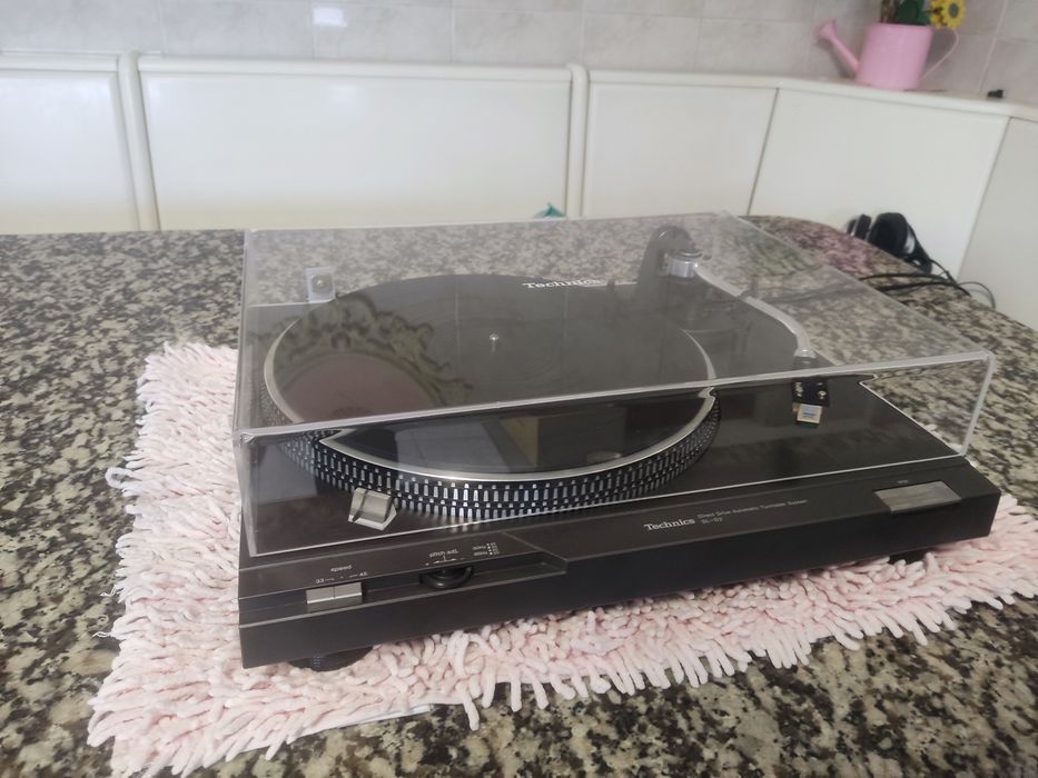 Technics SL D2 Turntable