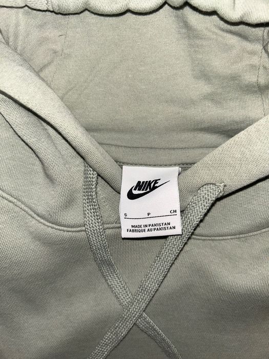 Кофта Nike.