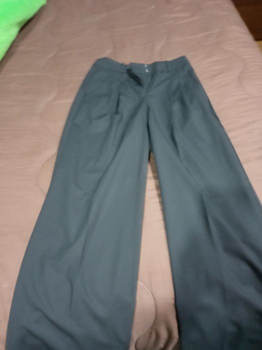 Calcas  novas  pretas