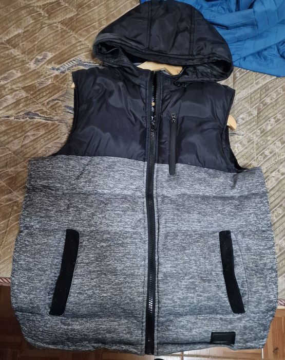 Colete Preto  com capus Décimas L