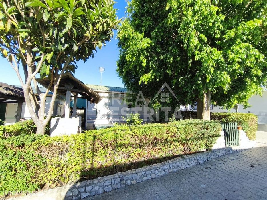 Moradia T4 em Zona de Acionistas no Parque Verde, Fernão Ferro