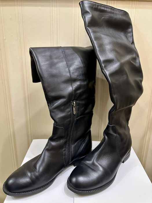 Продам шкіряні жіночі чоботи 38 розміру