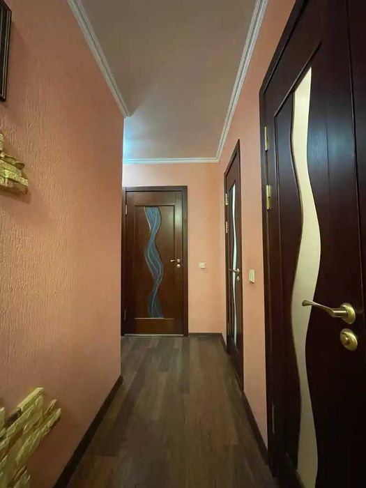 Продам 3к квартиру Тополь-1 Хороший кирпичный дом Правый берег