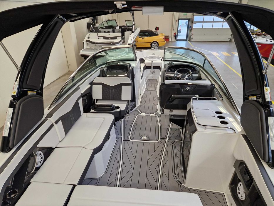jacht motorowy MONTEREY 278SS NOWY na zamówienie