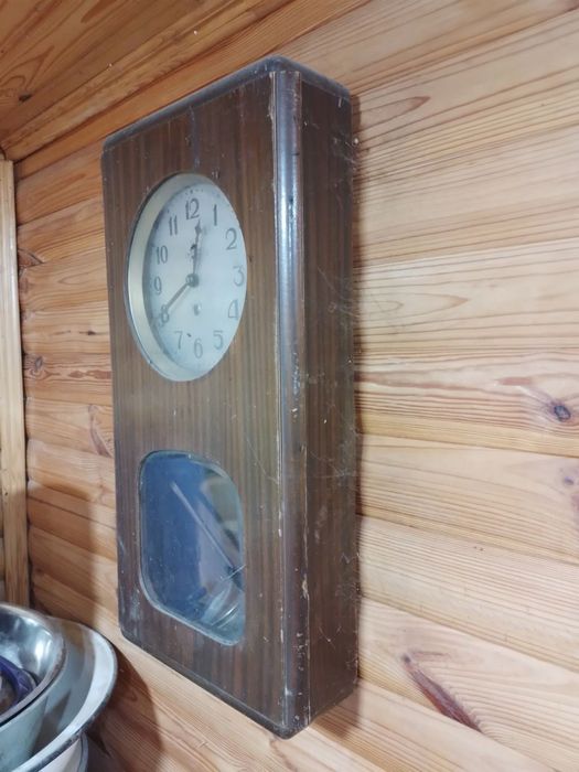 Годинник настінний з боєм