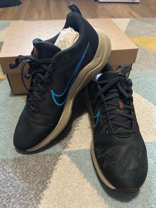 Buty Nike Downshifter 12 (DD9293-008) – Rozmiar 42.5 (27 cm)