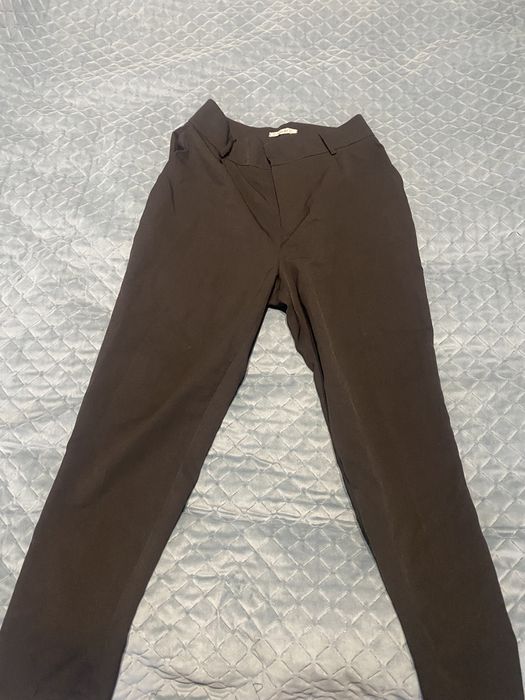 Брюки чорного кольору