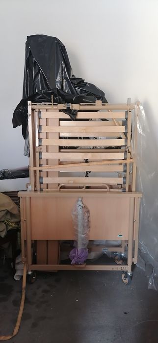 Cama articulada com motor