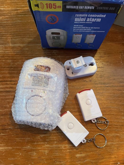 Alarme com Sensor de Movimento PIR + 2 Comandos - 105dB - Novo