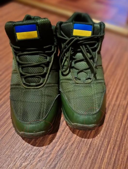 Зимові кросівки теплі хутро кроси черевики