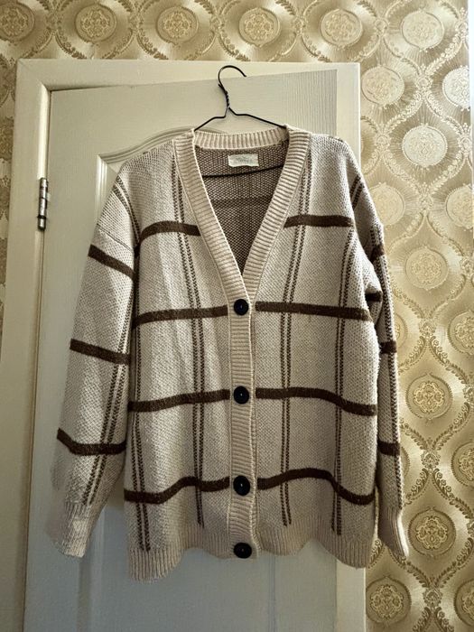 Тепла кофта з вовни