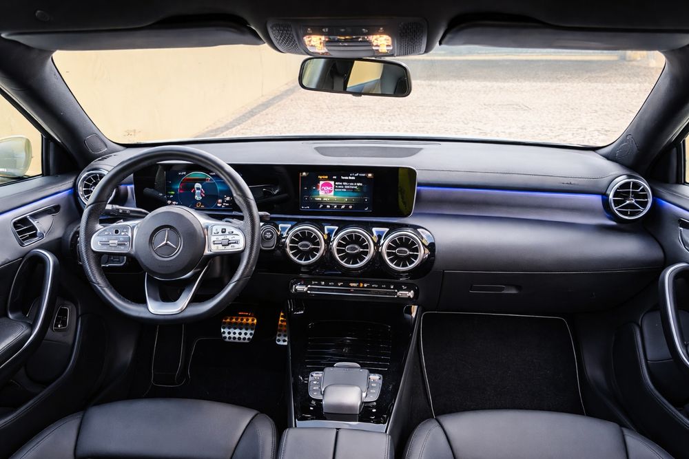 Mercedes A250e AMG Line | 218cv | 17. 500km | Híbrido Plug-in.