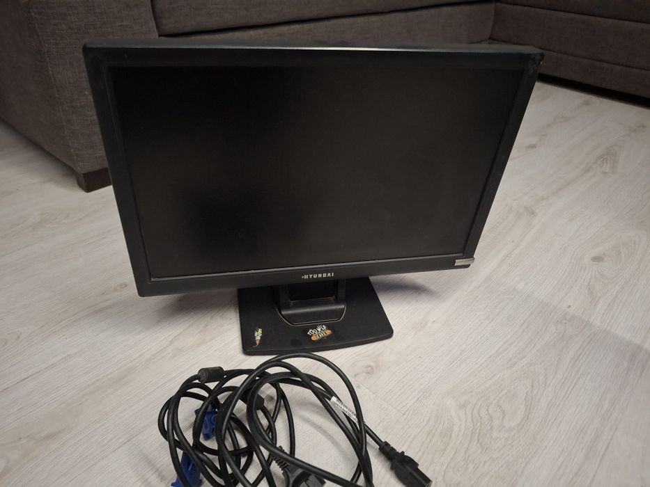 Monitor Hyundai X90W