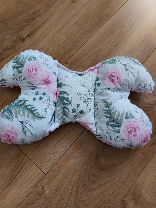 Poduszka motylek antywstrząsowa do wózka dla dziewczynki