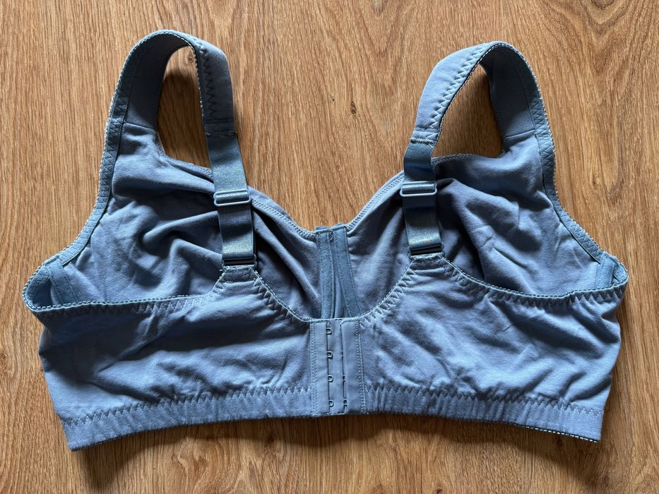 Biustonosz bez fiszbin 105D nowy