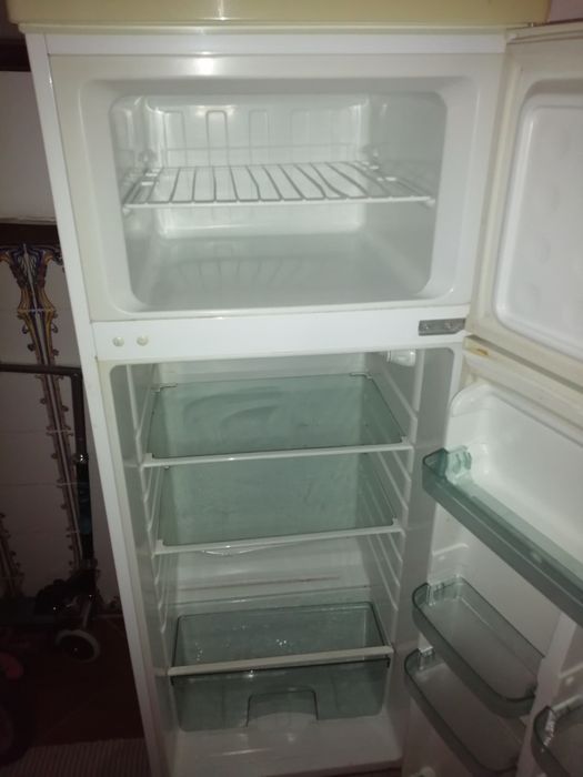 Frigorífico usado em bom estado (negociável)