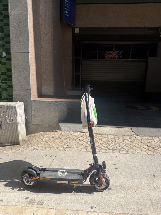 Vendo trotinete elétrica  UrbanGlide E-Crods Pro Lite 2 (ref. E-CRODS PRO LITE 2), 48V/ 10.4Ah, motor 500W nominal/48V.