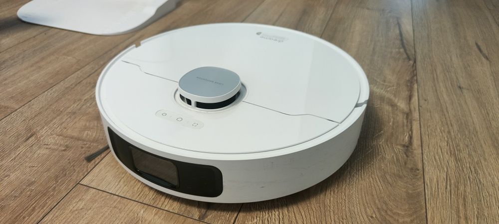 Dreame L10 Ultra – robot odkurzający z automatyczną bazą