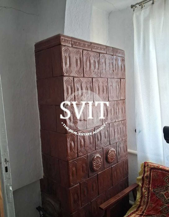 Продам будинок  в центрі села Нігин