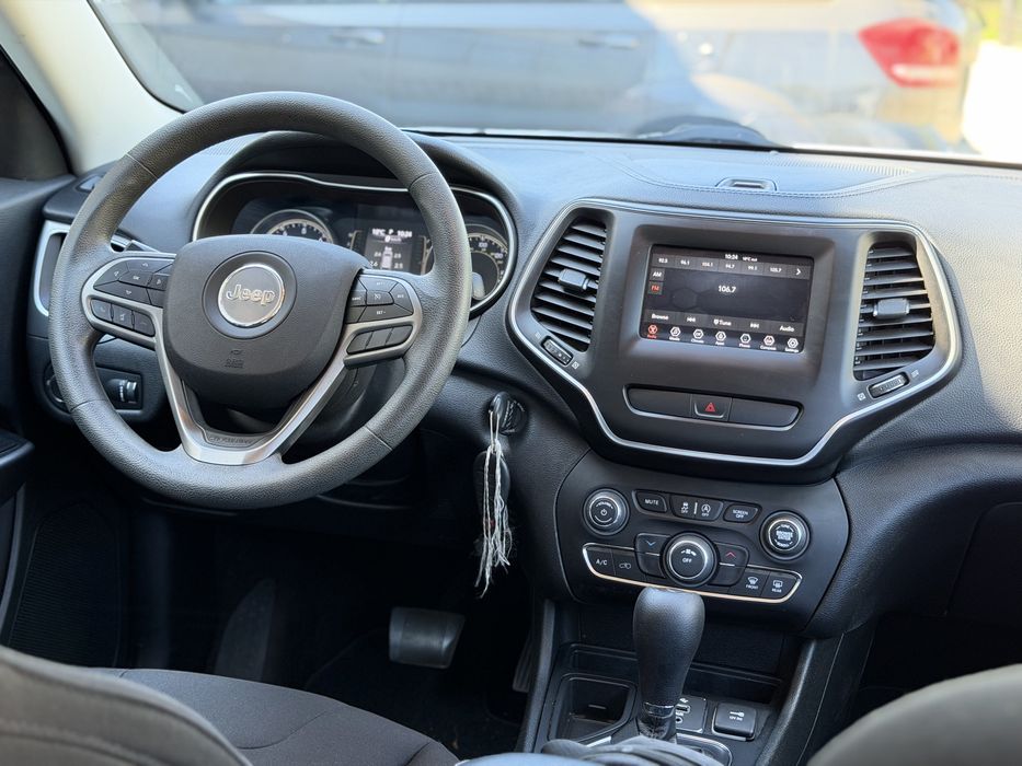 Продам Jeep Cherokee
