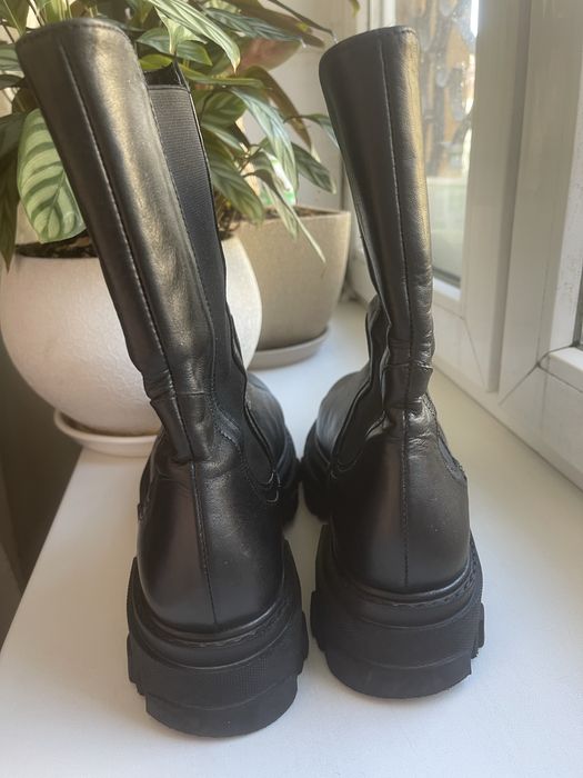 Продам ботинки челси из натуральной кожи