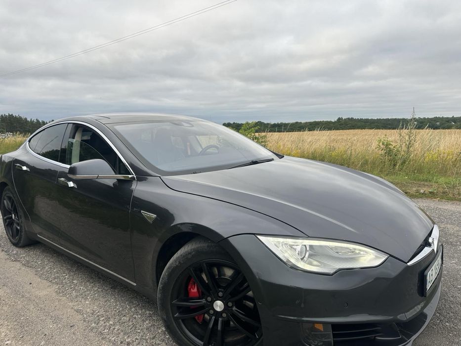 Продаж Tesla MS 75D 2015 рік