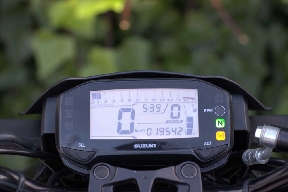 SUZUKI GSX-S 125 Excelente!!!