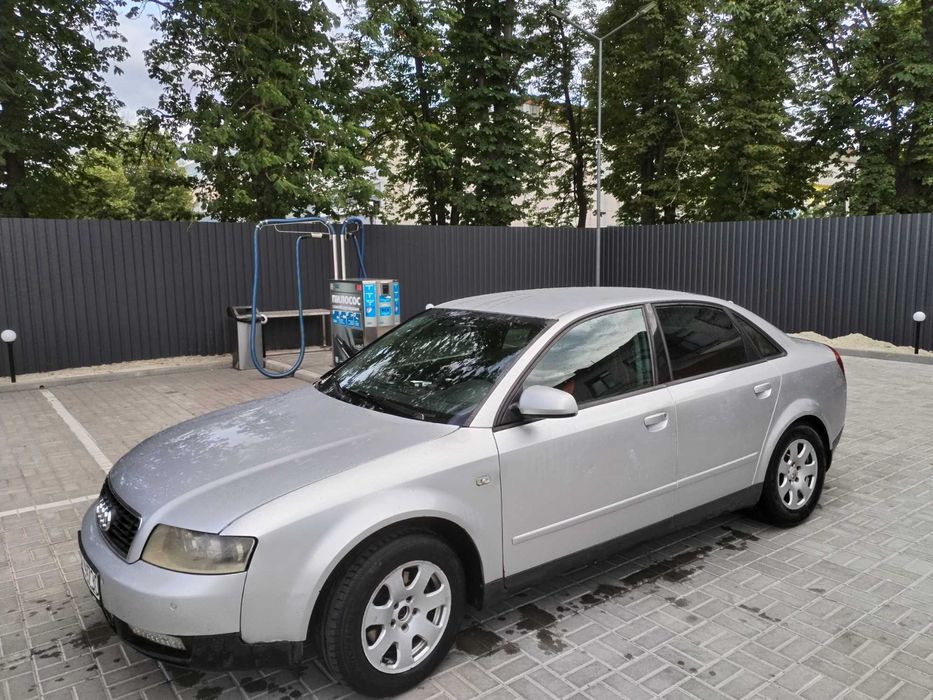 Автомобіль Ауді  а4