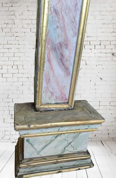 Par de antigas colunas em madeira maciça