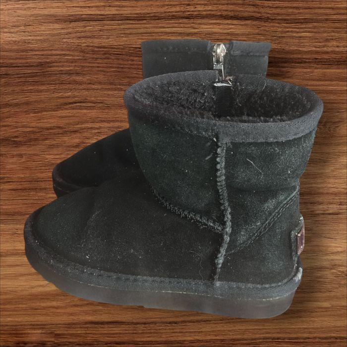 Продам уггі на дівчинку