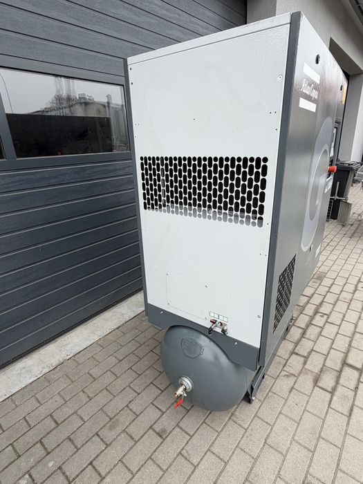 Kompresor śrubowy Atlas Copco GA 7 VSD FF osuszacz falownik 7,5KW