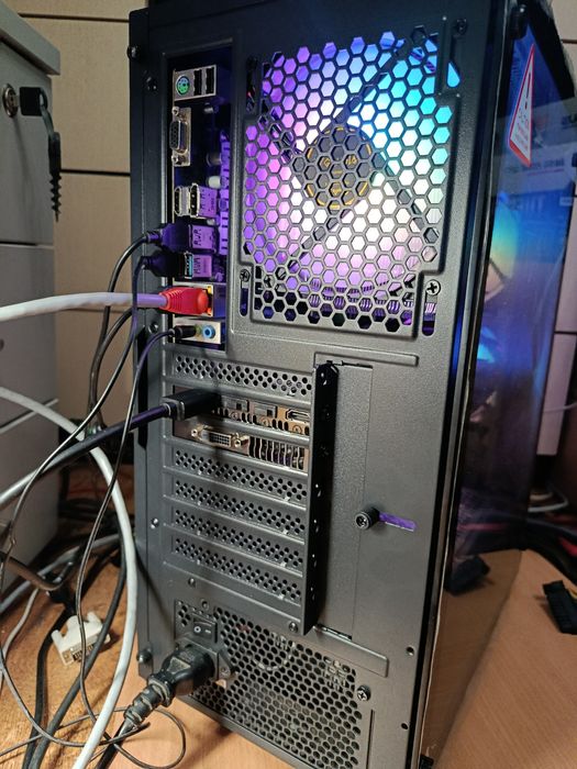 Комп'ютер  Ryzen 7 2700x. . RX 480 (8gb)