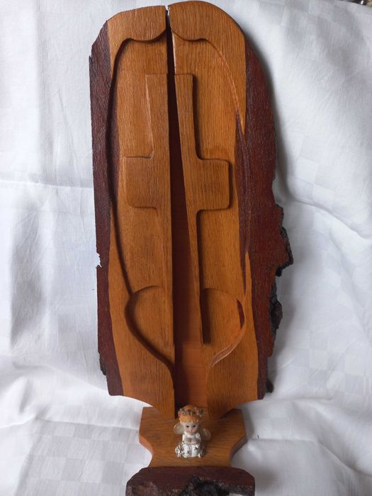 Поделка-сувенир из дерева