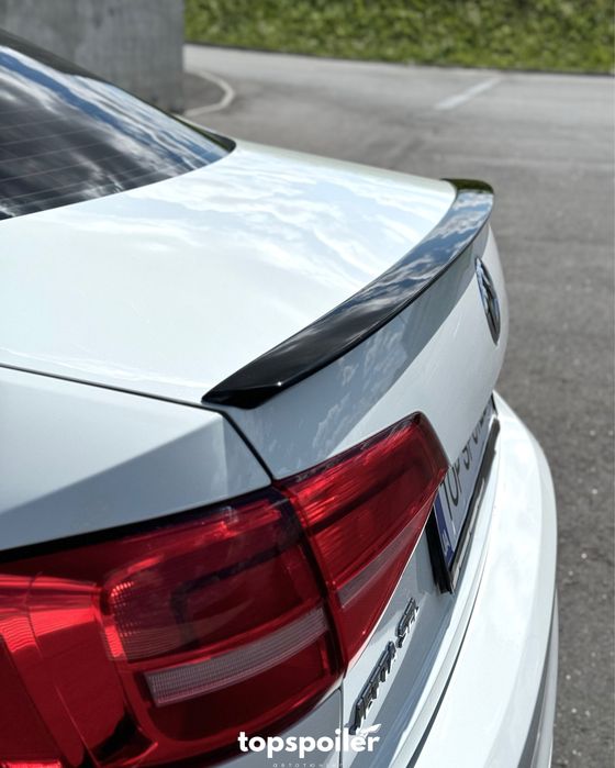 Спойлер накладка лип спойлер сабля Volkswagen Jetta 6 стиль GLI чорний