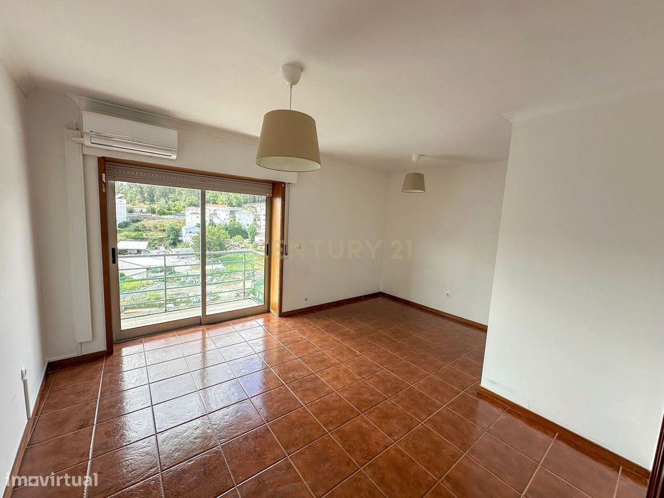 T2 ultimo piso junto ao centro- paredes