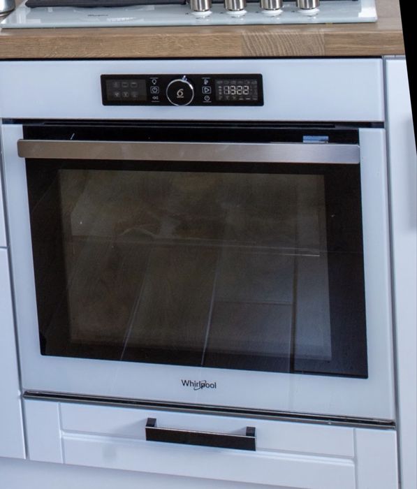 Whirlpool FXTM6 вбудована електрична духова шафа. Потребує ремонту.