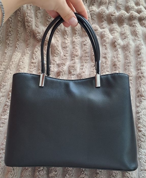 Чорна елегантна сумка