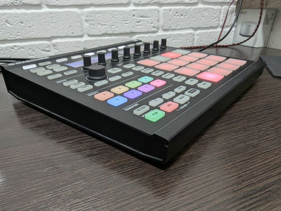 Native Instruments Maschine MK2 Black контроллер