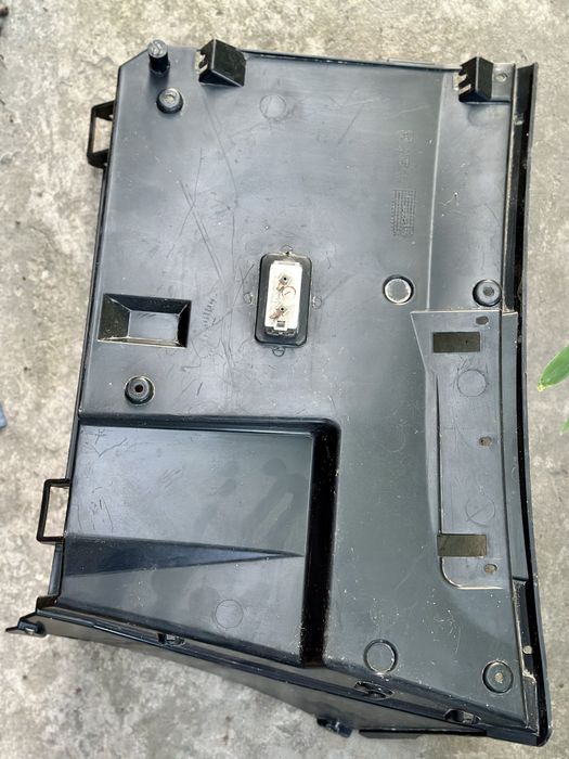 Крышка бардачка вещевой ящик NIVA Chevrolet разборка