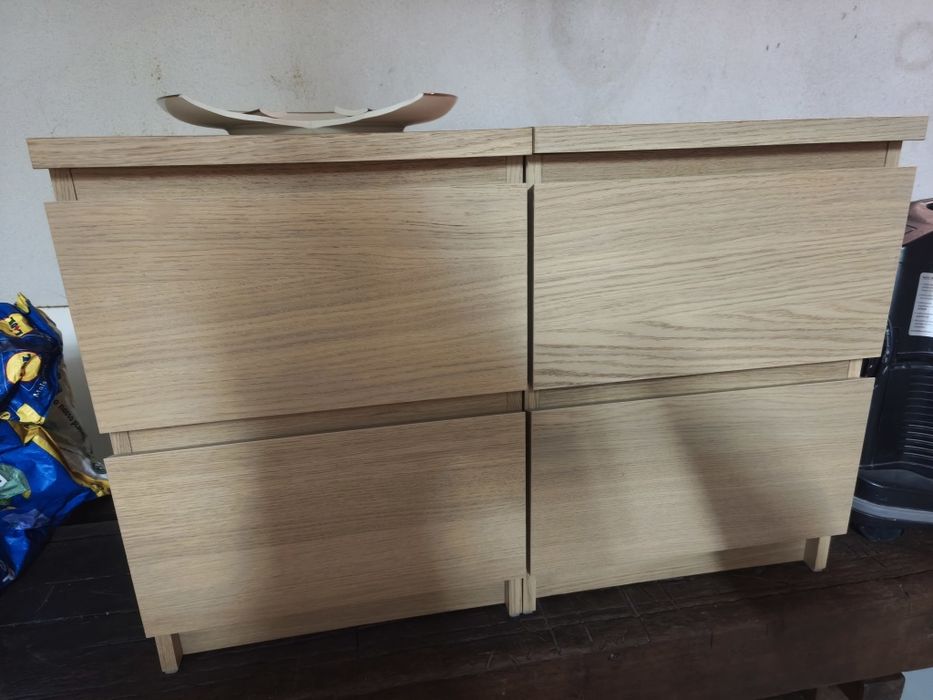 Mesa de cabeceira malm