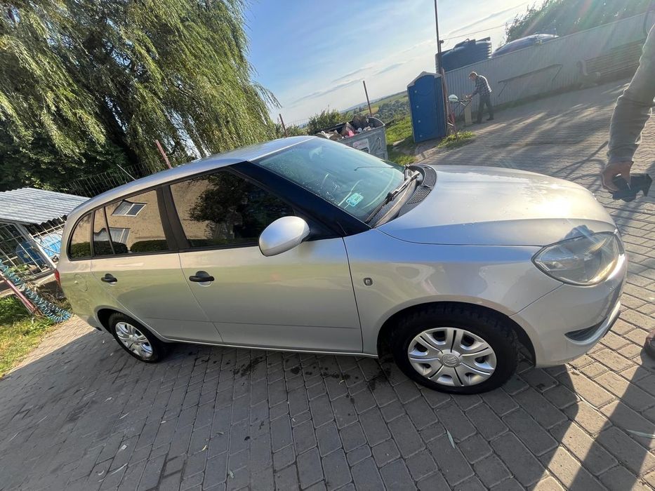 Продам авто шкода фабія 2013рік 1.2 бензин газ