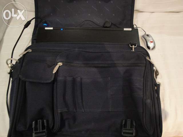 Mala executiva com capacidade para computador portátil