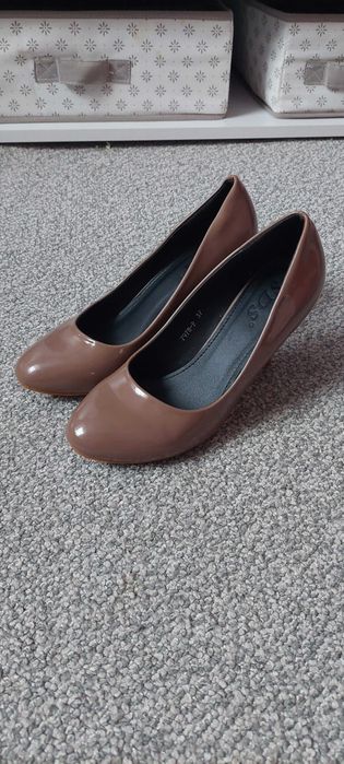 Buty na obcasie rozmiar 37