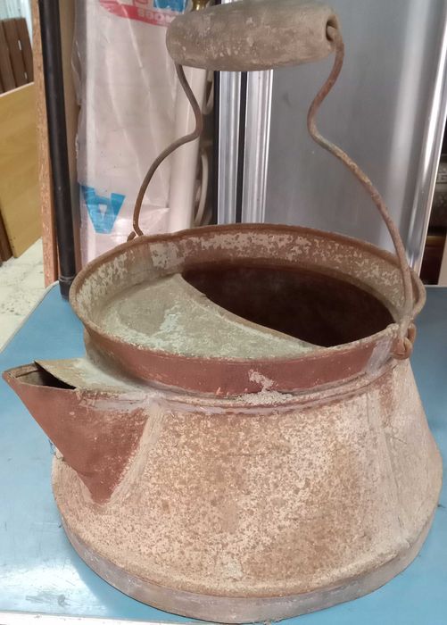 Celha em chapa , de transporte, antigo, por 30€